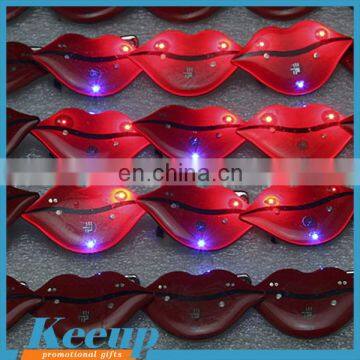 Promotioanl Imprinted items custom lip shape LED flashing light badge for giveaways