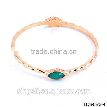 Lacquer wave shape gold bangle hammered thin alloy bracelet gold with emerald charm bracelet alibaba china supplier