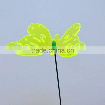 Hot Sale in France and Uk 5 Inch Fluttering Plastic Fluorescent Butterfly Garden Deco Sticks
