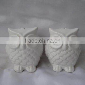 wedding favors owl ceramic salt and pepper shakers
