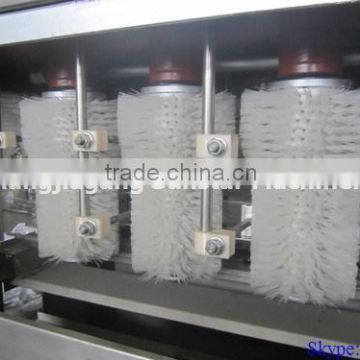 Automatic glass bottle washing machine