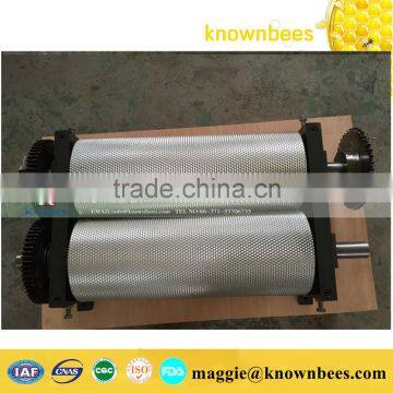 Beeswax Foundation Sheet Embossing Machine With Roller Length 650mm photo-3