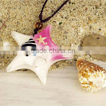 Novelty wholesale pendant with real shell in acrylic resin