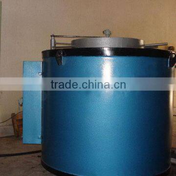 Aluminum smelting furnace for aluminum or aluminum alloy