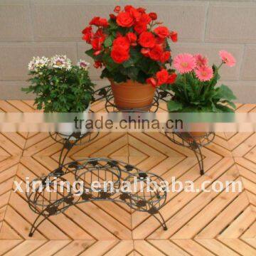 Iron jardiniere for garden