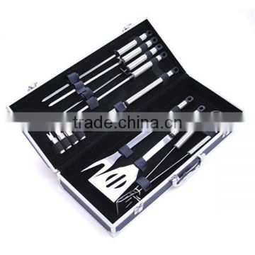 BQ-0053 / Alu case 12 pcs hollow handle barbecue portable