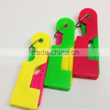 Plastic Needle Threaders 6.7x2.2cm(2-5/8"x7/8").