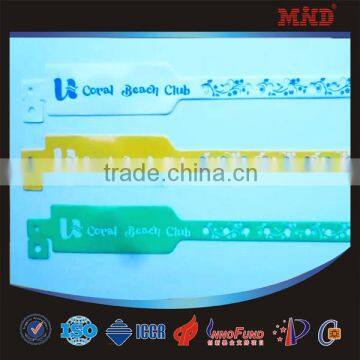 MDW1369 Hot Sales Waterproof HF/UHF RFID Disposable PVC Wristband for Festival photo-4