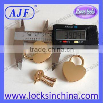 New Brand Golden Love Padlock for Valentines Promotion photo-3