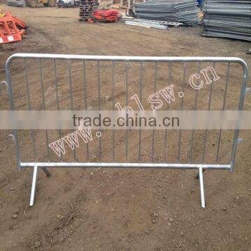 High strong steel crowd control traffic road barrier