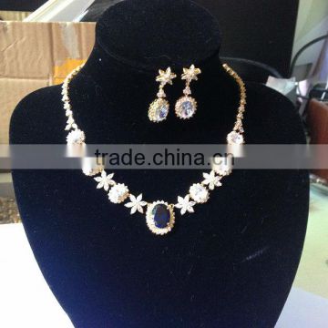 Cubic Zirconia Statement 18k gold Bridal Neck Set