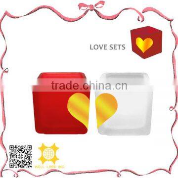 Heart-shaped candle holder suitable for romatic wedding decoration