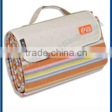 Easy-carried Stripe printed waterproof fleece Picnic blanket with handle