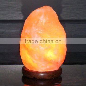 Natural salt lamp