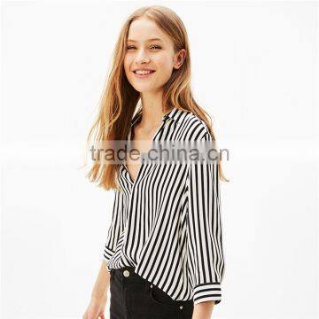 2017 OEM Spring v Neck Cutting Latest Custom Shirt Women Designs photo-2