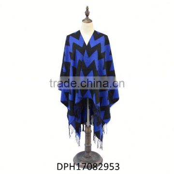 New design winter thick knited ponchos resturant with fringe