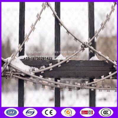 450mm Coil Blade Width 22mm Flat Razor Wrap Wire Coils For Fence Barrier photo-3