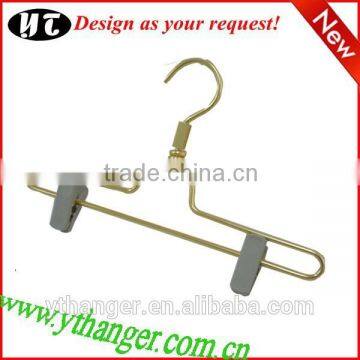 MH-YT-001 gold colored metal hanger with bar and clips for wet clothes