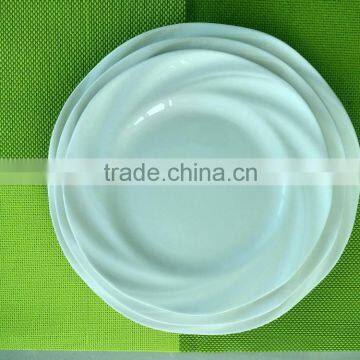 Small White Porcelain Plates With Cut Edge Shape