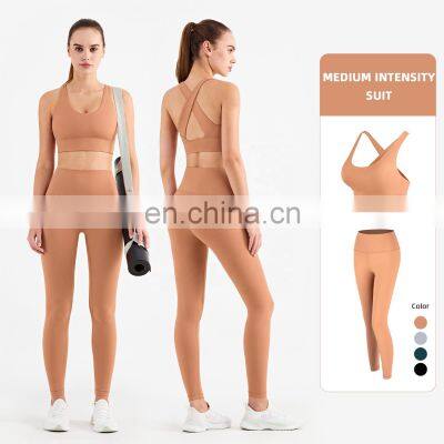 New Arrival Ladies Plus Size Butt Lifting Workout Yoga Set Customized Logo Yoga Bra With Yoga Pants