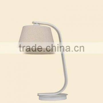 Fashionable Design European Durable Plug Study Table Lamp photo-2