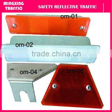 Plastic reflective delineator rectangle outline mark