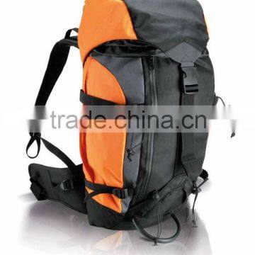 Top range unisex backpack for all outdoor and mountain activities in 600D and ripstop PU