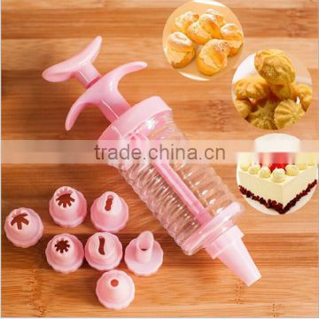 Plastic Cake Decorating Icing Piping Cream Syringe with 8 Nozzle / Piping rob suit