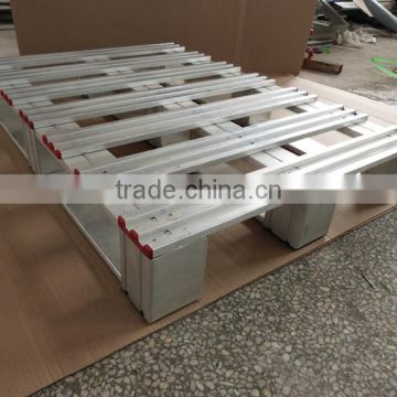 4 -way aluminum pallet for warehouse