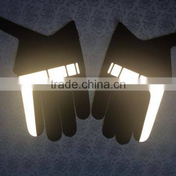 Silver Grey Heat Transfer Printing Engraved Reflective Logo for T-shirt Heat Transfer Sticker photo-4