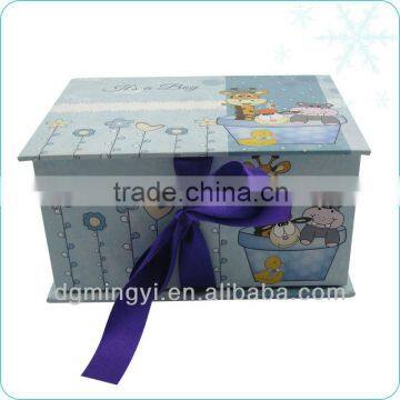 cartoon folding boxes with ribbon