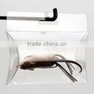 Прозрачные коробки из ПВХ. Прозрачные подушковые коробки с горизонтальными боковыми проушинами и золотой картонной дном