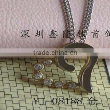 TC42 Crystal Heart Pattern Pendant Gold Plate Jewelry