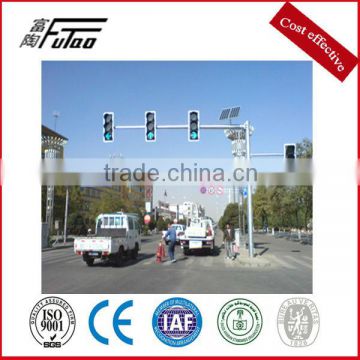 automatic traffic light pole