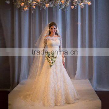 2016 High quality ivory red beautiful lace luxurious wedding dress with bridal veil