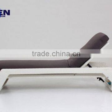 Economic Durable Rattan Sun Lounger photo-3