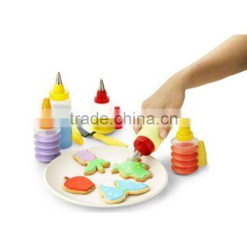 Cookie and Cupcake Decorating Set