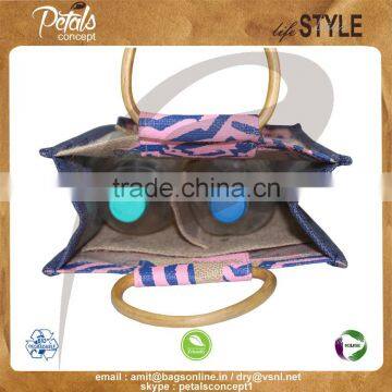 PP Laminated Jute Two Bottle Wine Bag With Window & With Wooden Cane Handle With Inside Partition photo-4