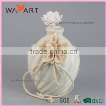 Elegant Flower White Ceramic Lavender Essential Oil photo-2
