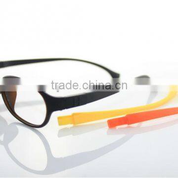 2013 news frames TR-90 1106