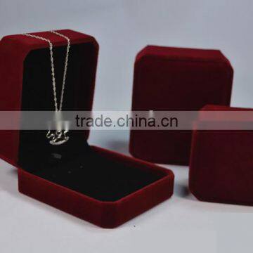 Custom Wholesale Small Velvet Jewelry Box for Wedding photo-4