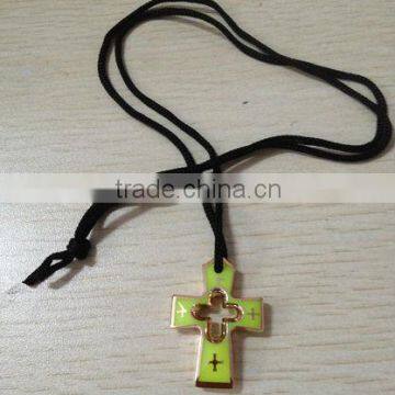 Colorful Plastic Double Cross Pendant With Double-sided Cross Pattern