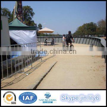Q235 Most Popular Line Control Interlocking Steel Barricade photo-4