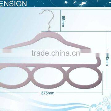 Valuable Plastic Expandable Clothes Hanger photo-3