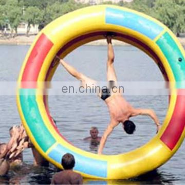 2015 newest design for kids fun water playing pvc inflatable roller