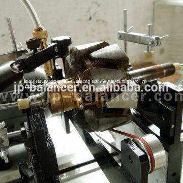 Belt drive balancing machine for motor rotor ,centrifucal rotor,roller,crankshafts,turbochargers from China supplier