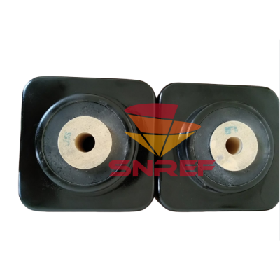 Быстроизменяемый промежуточный стакан для управления потоком при выплавке стали