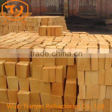 Refractory mullite insulating brick