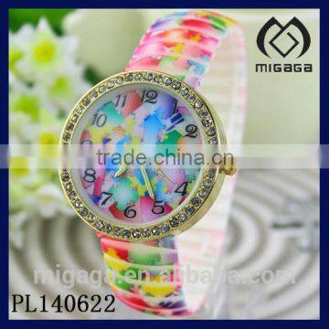 latest design U.S. popular elastic silicone watch/rhinestone bezel silicone watch