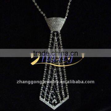 necktie shaped clear diamond necklace